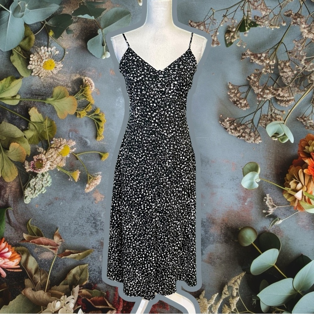 Crescent Black & White Ditsy Floral Print Button-Up Front Maxi Dress Size Small
